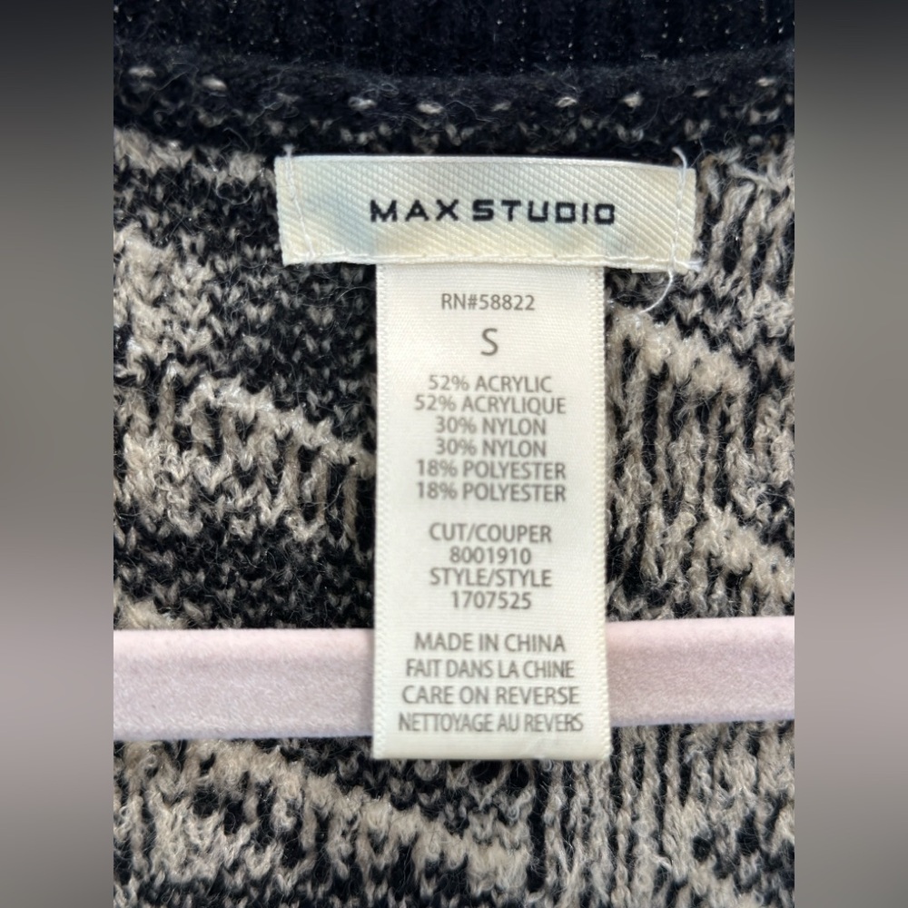 Max studio houndstooth soft cardigan, size small & Medium Pre owned - Picture 4 of 9